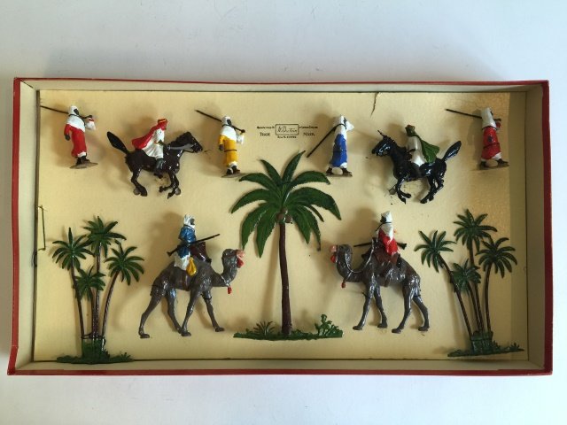 Britains Set #224 Arabs of the Desert Display (1 of 2)
