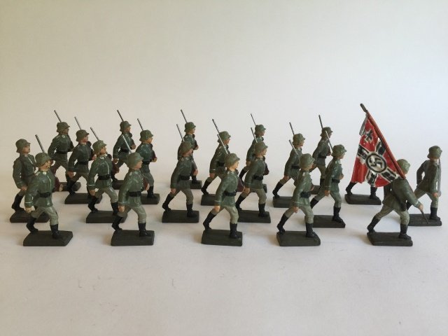 Lineol 80mm German Infantry on Parade (1 of 1)