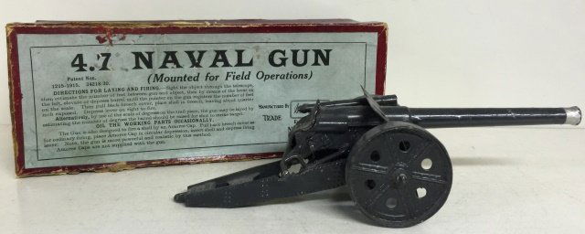 Britains Set #1264 4.7 Inch Naval Gun: Pre War. In original Box. 3rd Version. Shield/Notch Elevation and Grey Paint. 1 Piece. Condition Figure Excellent. Condition Box Very Good.