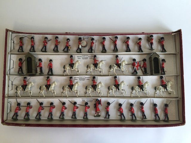 Britains Rare Display Set #1607 British Army (1 of 2)