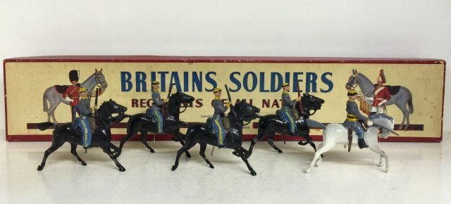Britains Set #2055 Confederate Calvary: Post War. In original ROAN Box. 5 Pieces. Condition Figures Very Good. Condition Box Very Good; No tie card.