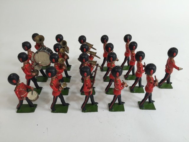 Britains Set #37 Full Coldstream Guard Band (1 of 3)