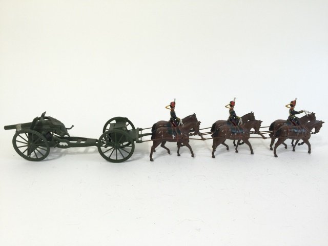 Britains Set #2077 King's Royal Horse Artillery: Post War. Unboxed. 8 Pieces. Condition Excellent.