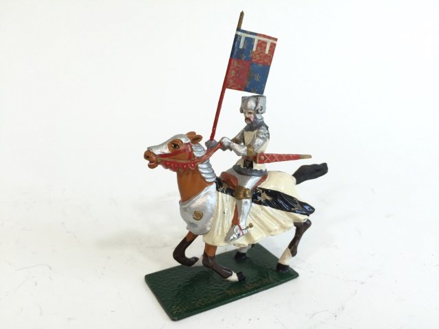 Courtenay H2 Sir Walter Woodlands: Post War. Rare with standard and moveable visor. Signed on base 'Made in England by R. Courtenay H2'. 1 Piece. Condition Excellent.
