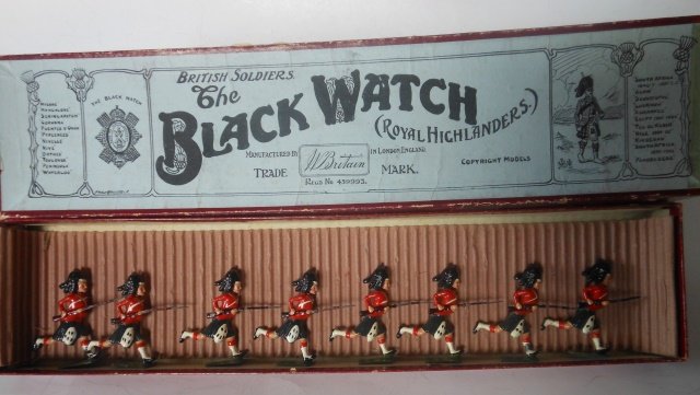 Britains from set #11 Black Watch.: 8 pieces. Post War. Pieces in a Pre-War Whisstock box. Untied. Condition very good. Box good.