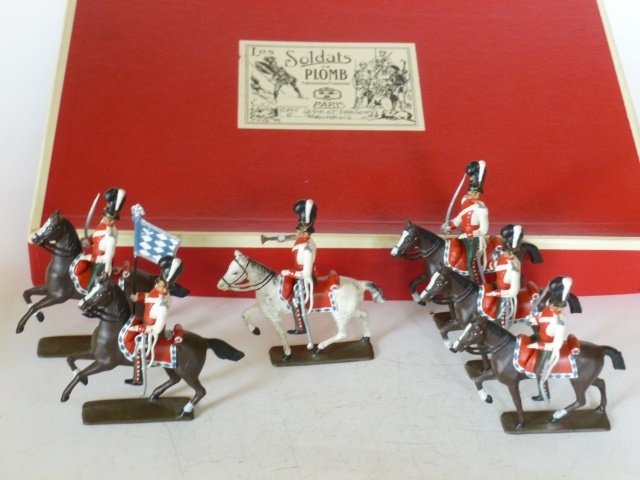 Mignot R.G.T. Dragons Bavarois, mounted: 6 figures riding horses. Post War. Untied. In original box. Condition excellent. Box excellent.