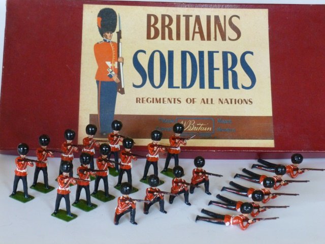 Britains set #1327 Grenadier Guards (1 of 1)