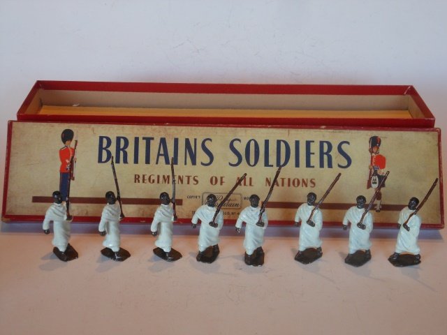 Britains set #1425 Abyssinian Tribesmen (1 of 1)