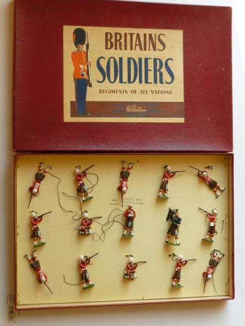 Britains set #2025 Queens Cameron Highlanders (1 of 1)