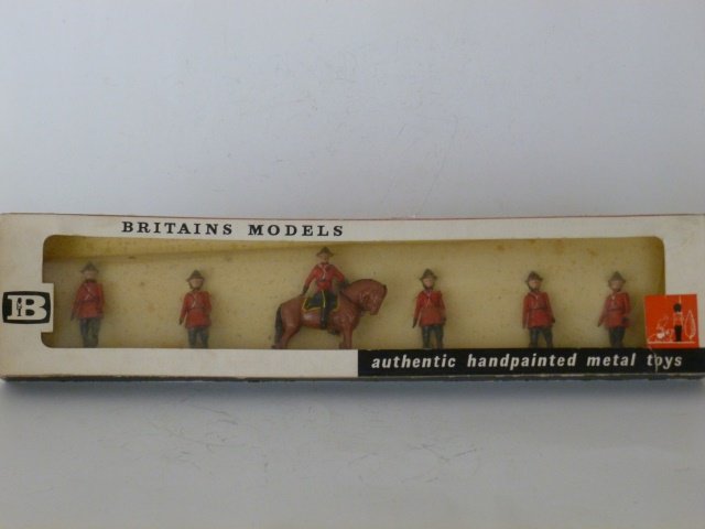 Britains set #9156 Canada R.C.M.P. Dismounted (1 of 1)