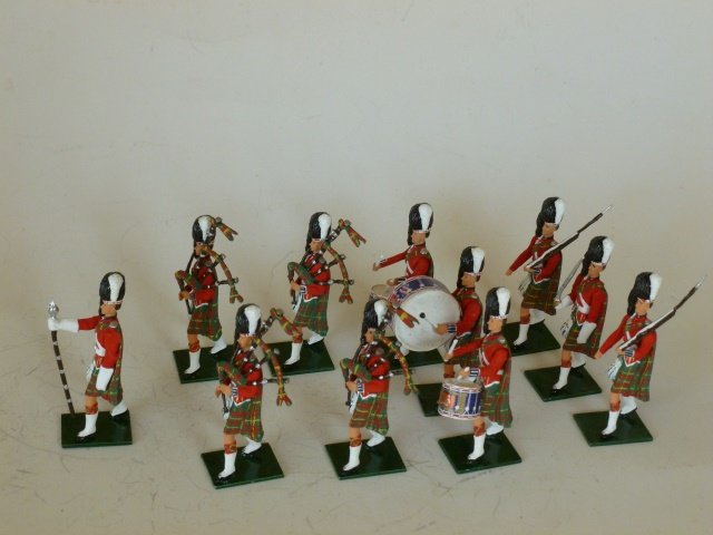 Tom Morris Highland Pipe Band (1 of 1)