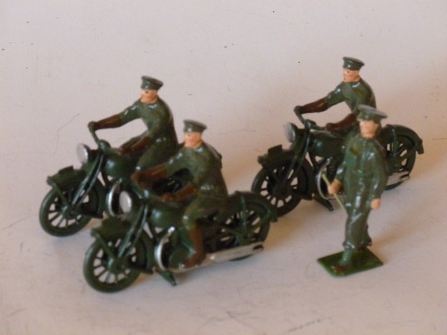 Britains set #1791 Royal Signal Corps (1 of 1)