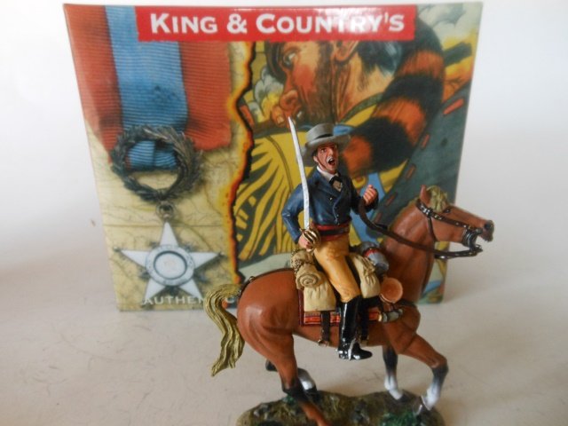 King and Country Alamo Mounted RTA 056: General Sam Houston on a horse. With original box. Post War. Condition excellent. Box excellent.
