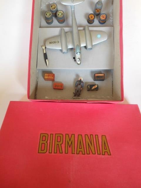 Birmania-Argentina very RARE: 2 pieces: Aircraft Pilot and accessories. Tied in original box. Condition excellent. Box excellent.