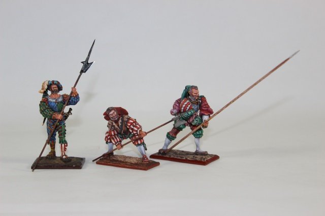 Russian St Petersburg Collection: Landsknecht Holding Halberd, Landsknecht Soldier With Pike, and Landsknecht With Pole Axe Repelling Calvary Excellent Condition No Box 3 Pieces