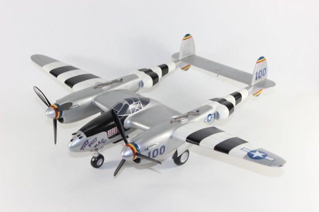 King And Country Warbirds WWII: USAF P-38 Lighting Very Good to Rare wood body Excellent Condition With Slight Damage 1 Piece