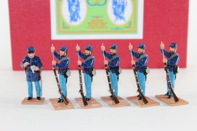 Trophy Americal Civil War: ACW25V Union Infantry The Eagle Excellent Condition With Box 6 Pieces