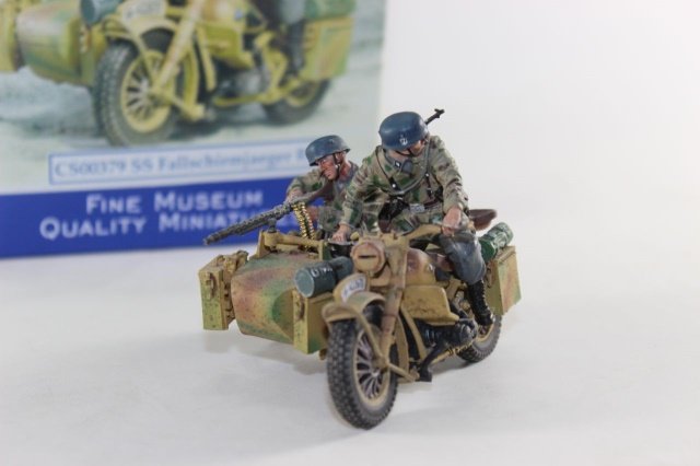 The Collector’s Showcase WWII Armour (1 of 1)