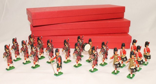 Red Box Set #R6 Black Watch Pipe Band (1 of 1)