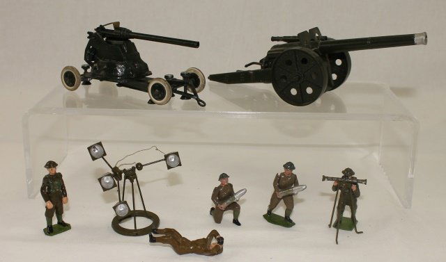 Britains Ltd. Set #1264 Naval Gun Lot: Set #1264 4.7 inch Naval Gun (Post-War Production); Set #117 Two-Pounder Light Anti-Aircraft Gun Mobile Unit (Pre-War Production). Lot Also Includes Sets #1638 and #1639 Sound Locator and Range Finder