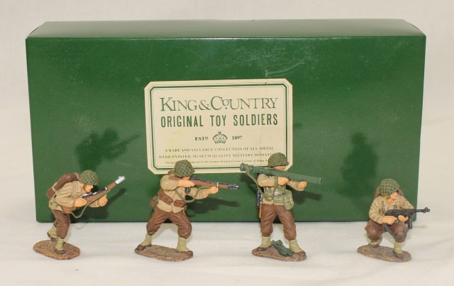 King and Country WWII DD06 US Infantry Action (1 of 1)