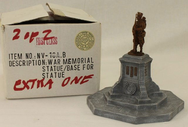 King and Country WWII NV18 War Memorial (1 of 1)