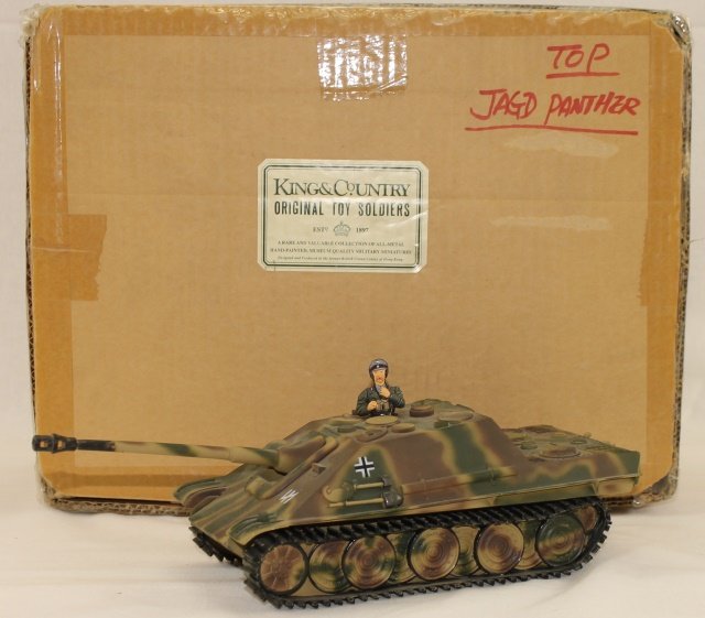 King and Country WWII TK03 Panther Tank Rare: Set #TK03 German "Jagd Panther" Self Propelled Gun Tank Destroyer. Rare Early Version. Extremely Limited Production. Condition Very Good to Excellent. Box with Ink Writing. 2 Pieces