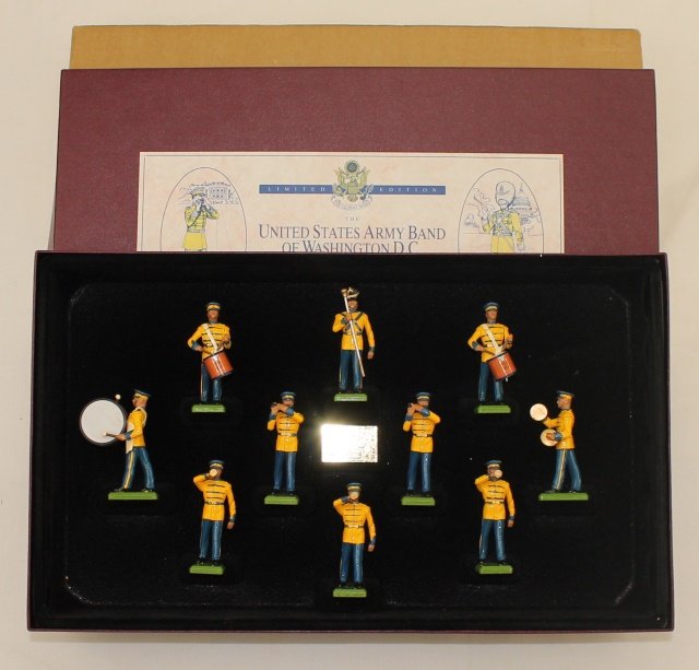 Britains Set 5391 U.S. Army Band in yellow (1 of 1)