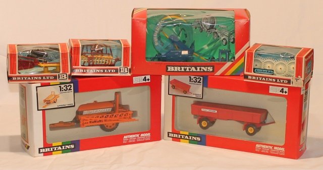 Britains Early Plastic Farm Implements (1 of 1)