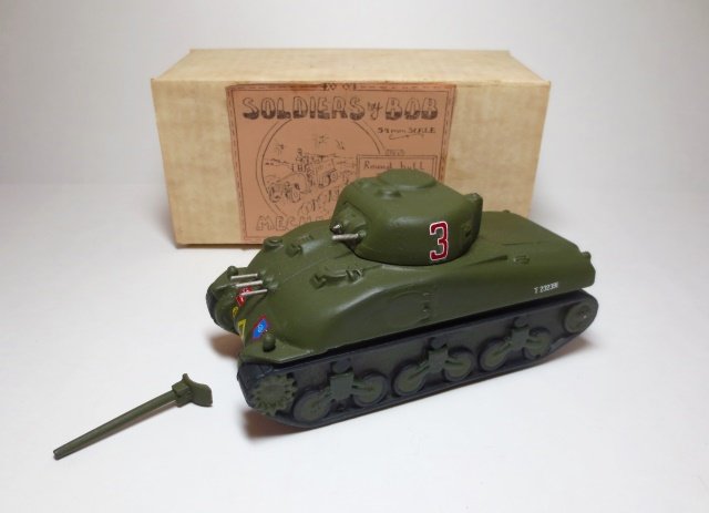 Soldiers By Bob Round Hull Sherman British: Version. 1 piece. In original illustrated box. Condition very good (gun broken off front of tank -included). Box good.