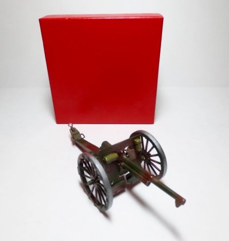Field Gun: 1 piece. Condition very good.