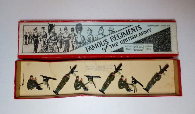 Britains Set #1318 British Machine Gunners (1 of 1)