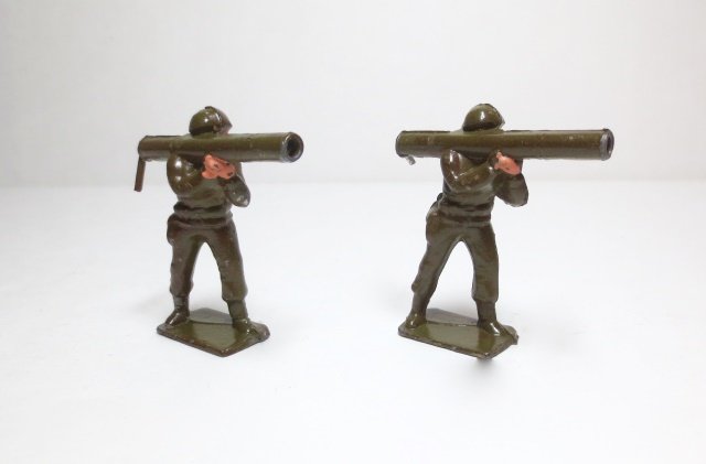Cherilea Bazooka Operators: 2 pieces. Condition very good.
