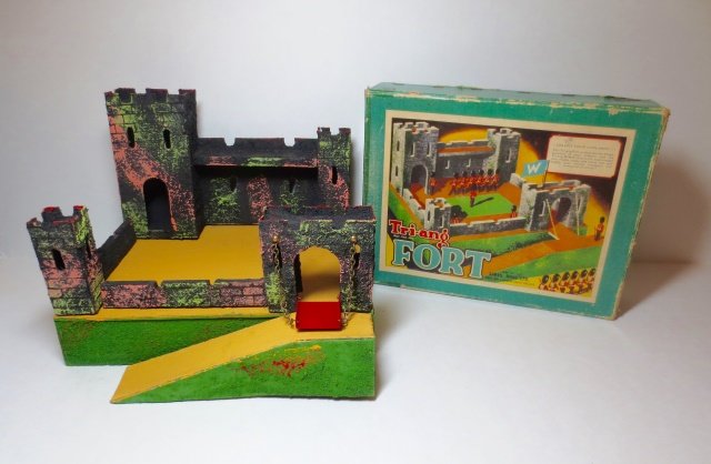 Tri-ang Fort (1 of 1)