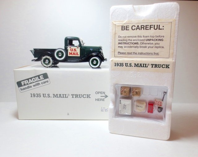 Danbury Mint Model #104 1935 Ford Mail (1 of 1)