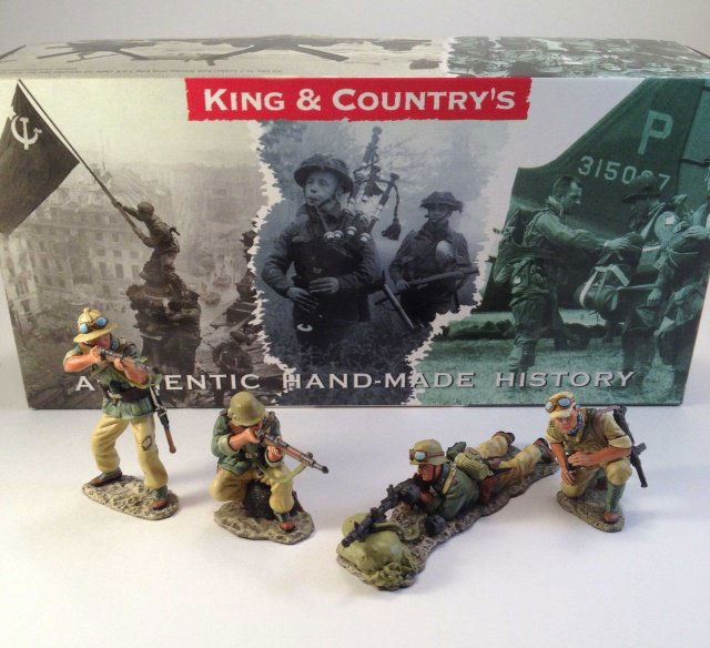 King & Country AKO21 Machine Gun Team: 4 pieces Condition Excellent Box Excellent