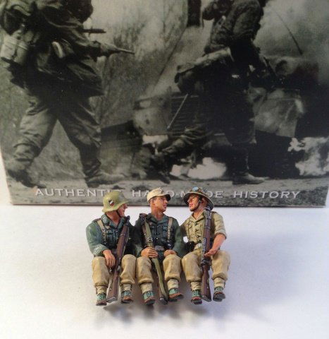 King & Country AKO44 Passengers Set 1 (1 of 1)