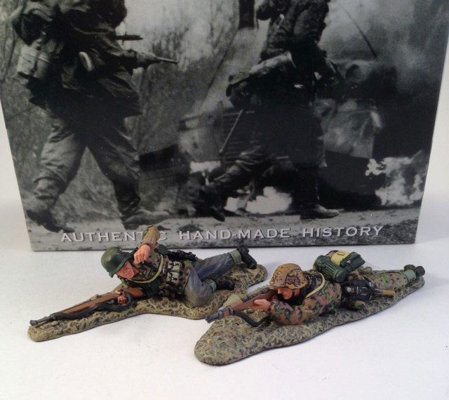 King & Country WS 169 Ready Aim Fire: 2 pieces Condition Excellent Box Excellent