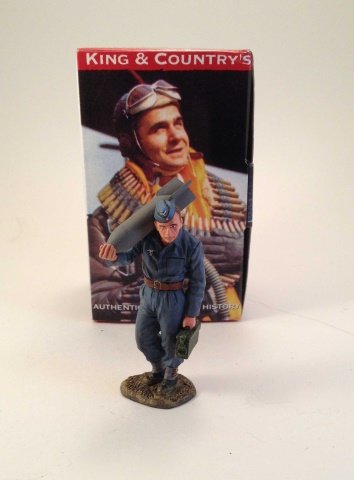 King & Country  LW0006 Crew With Bomb (1 of 1)