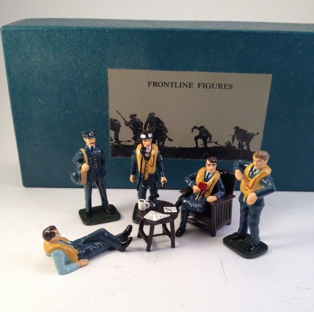 Frontline AWI Battle Of Britains Pilots: 8 pieces Condition Excellent Box Very Good