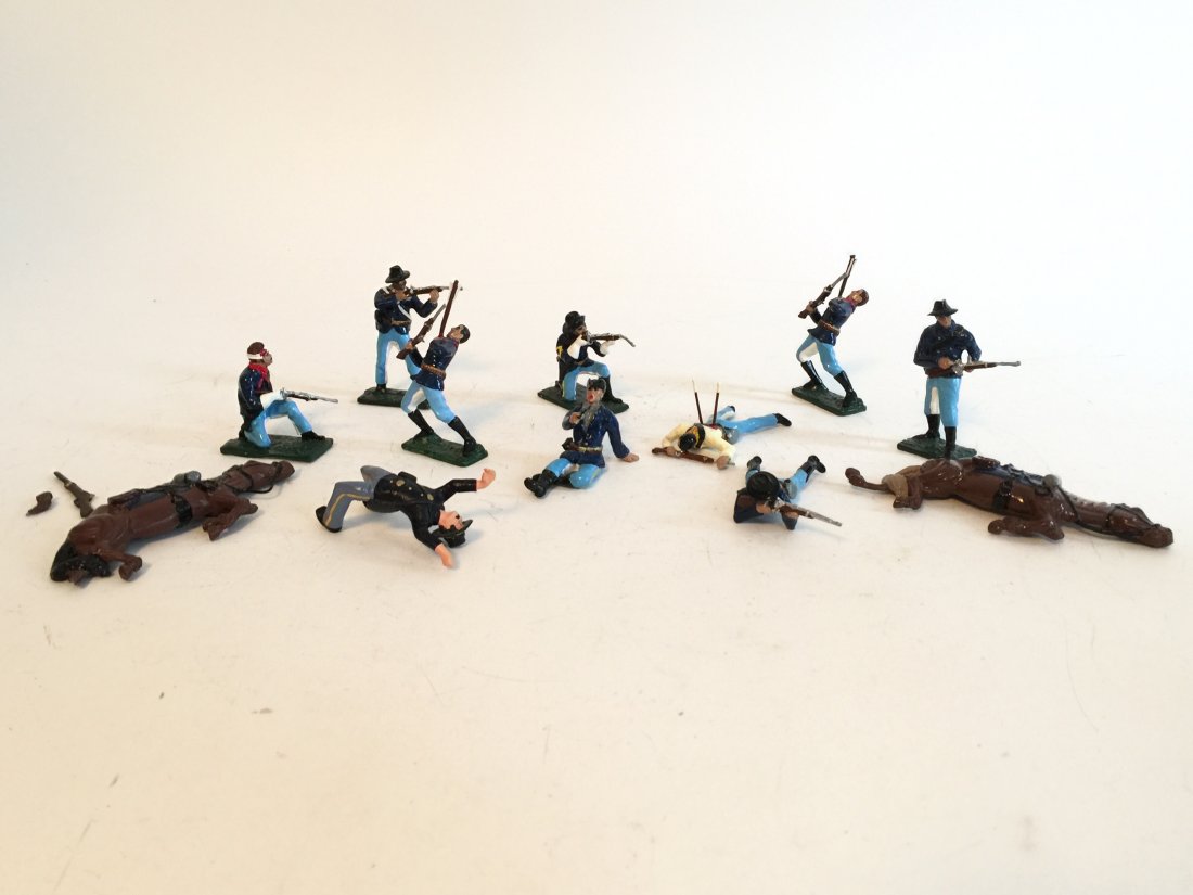 Quartermaster Custers Last Stand: 12 pieces Condition Excellent; Damaged hoof No Box