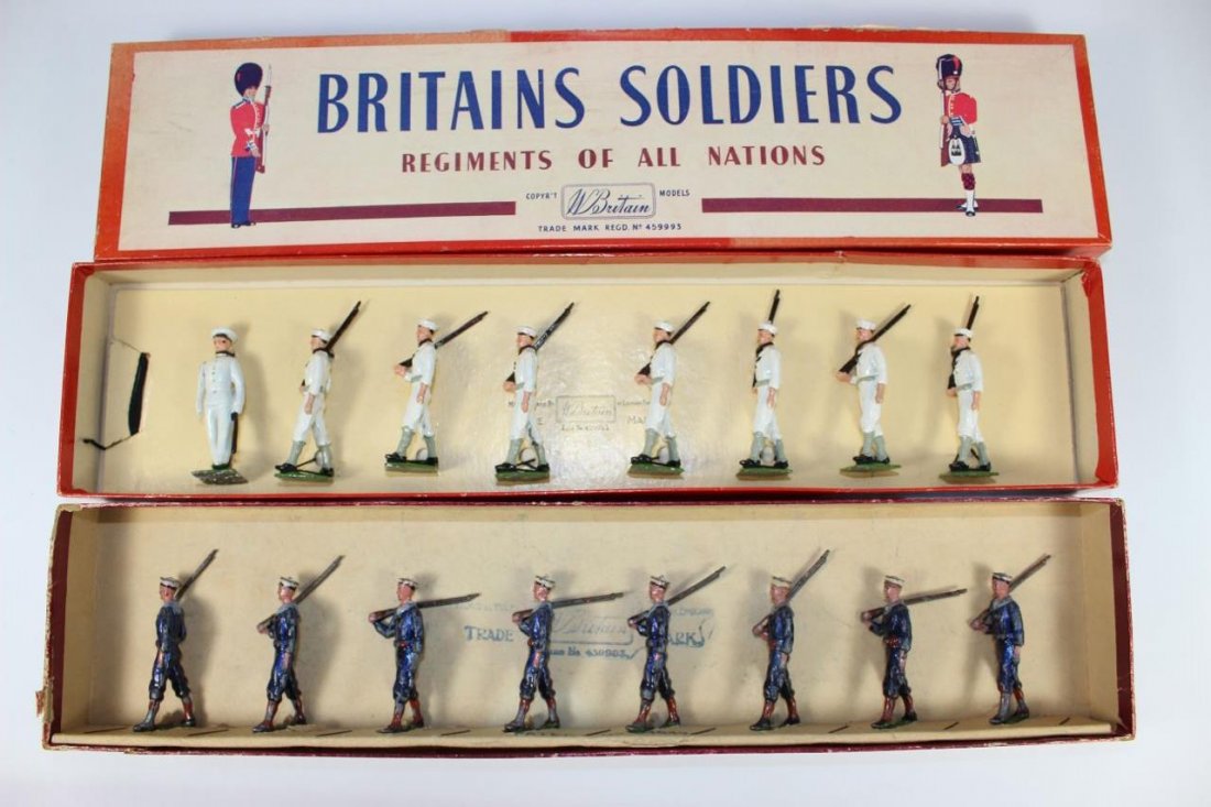 Britians Set #230 and #1253 USA Sailors and Navy: White Jackets Marching With Officer Post War Very Good Condition With Box 16 Pieces