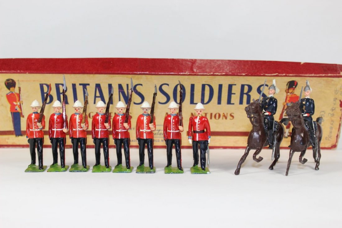 Britains Set #1631 and #1633 Princess Patricia: Light Infantry And Royal Canadian Horse Post War Very Good/Excellent With 1 Non-Original Box 10 Pieces