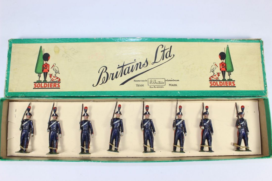Britains Set #1437 Italian Infantry Carabinieri (1 of 1)