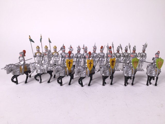 JoHillco Medieval Knights Mounted and Foot (1 of 3)