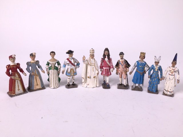 Mignot French Royal Court: Post War. Unboxed. 10 Pieces. Condition Very Good.
