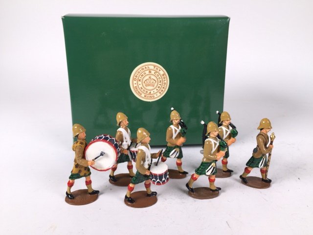 King and Country Cameron Highlander Pipe & Drum Co (1 of 1)