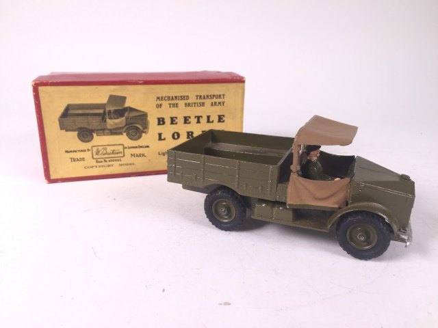 Britains Set #1877 Beetle Lory (1 of 1)