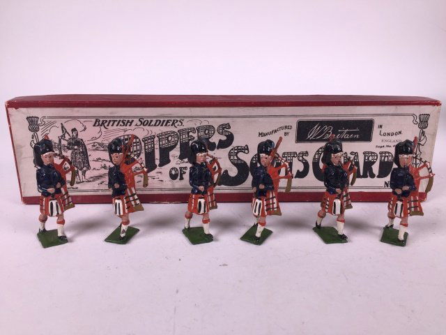 Britains Set #69 Pipers of the Scots Guards (1 of 1)