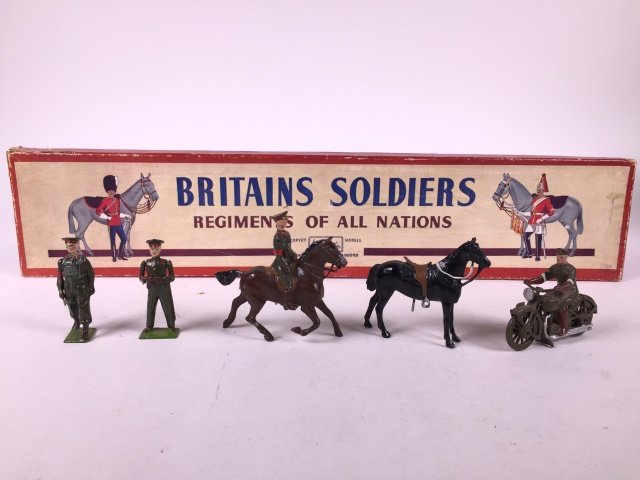 Britains Set #1907 British Army Staff Officers (1 of 1)